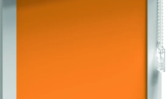 gelber Rollo mit Führungsschiene und Kassette